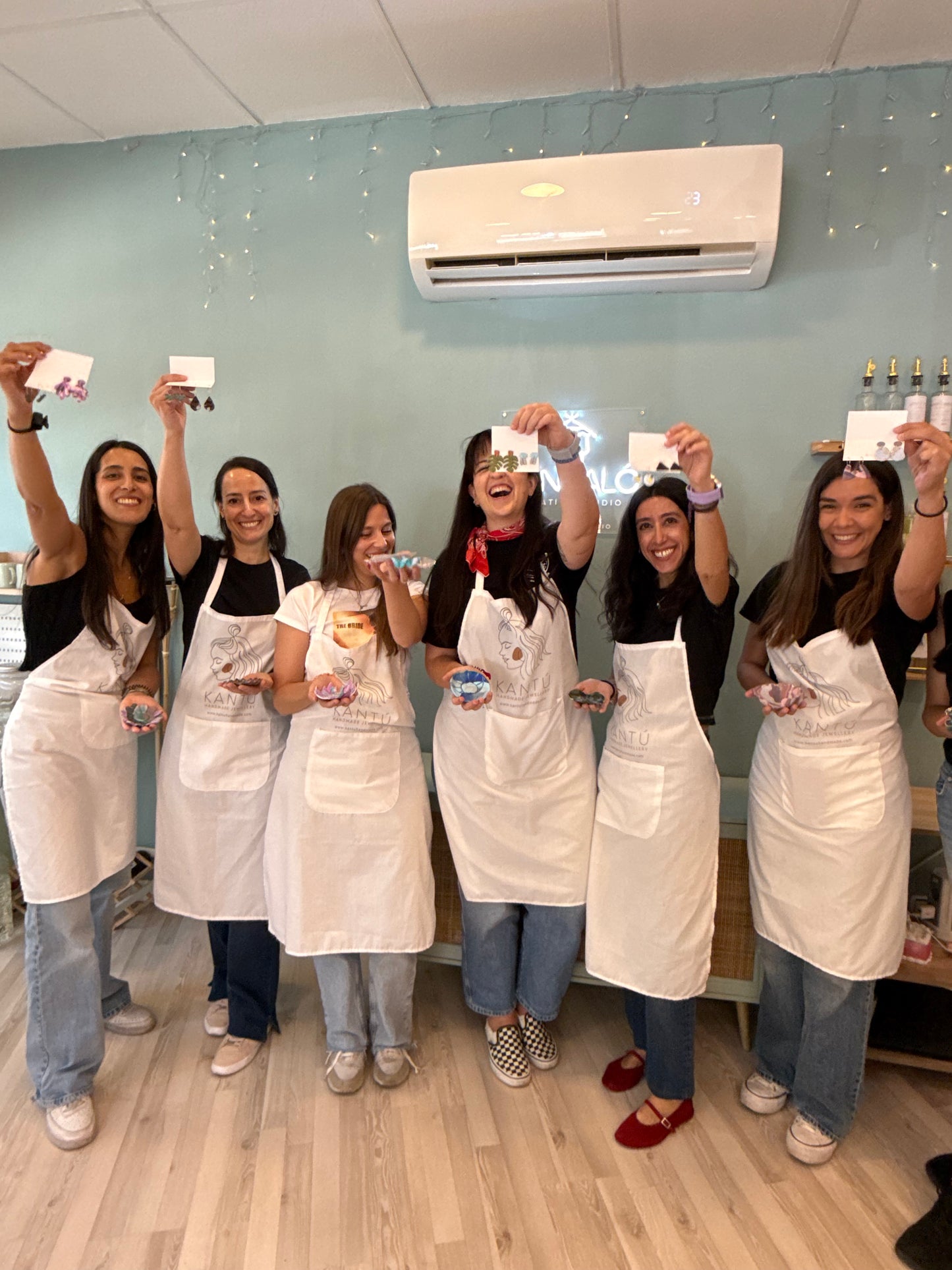 Taller de pendientes y joyero