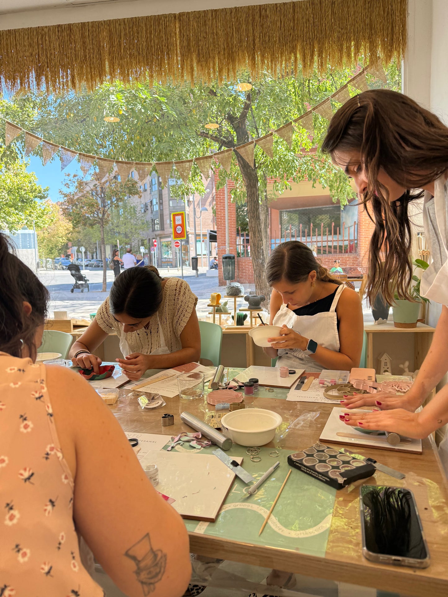 Taller de pendientes y joyero